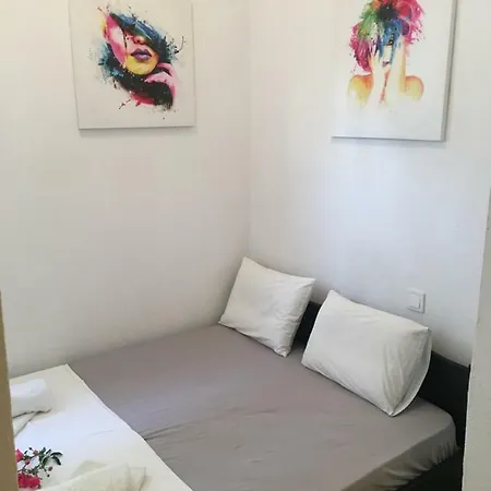 Apartment Lila